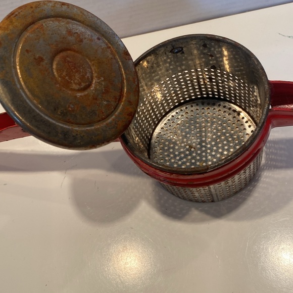 Vintage Metal Potato Ricer/Masher - Picture 3 of 6